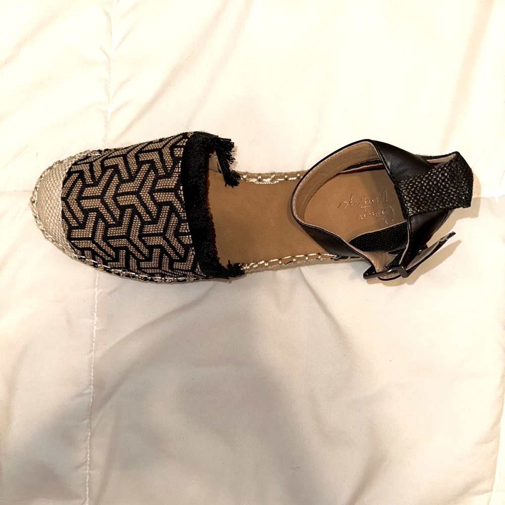 Crown Vintage fringe sandals